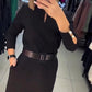 Elegancka damska sukienka w jednolitym kolorze z paskiem