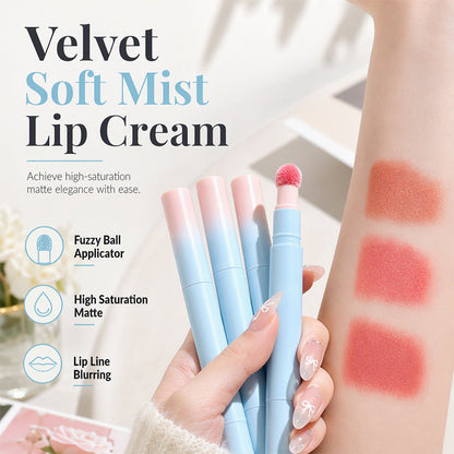 💄 Matowa pomadka z miękkim wykończeniem i puszystym aplikatorem w formie gąbeczki ✨