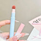 💄 Matowa pomadka z miękkim wykończeniem i puszystym aplikatorem w formie gąbeczki ✨